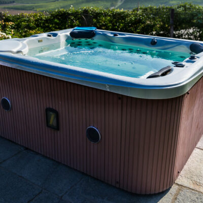 4 Questions to Ask Before Buying a Hot Tub
